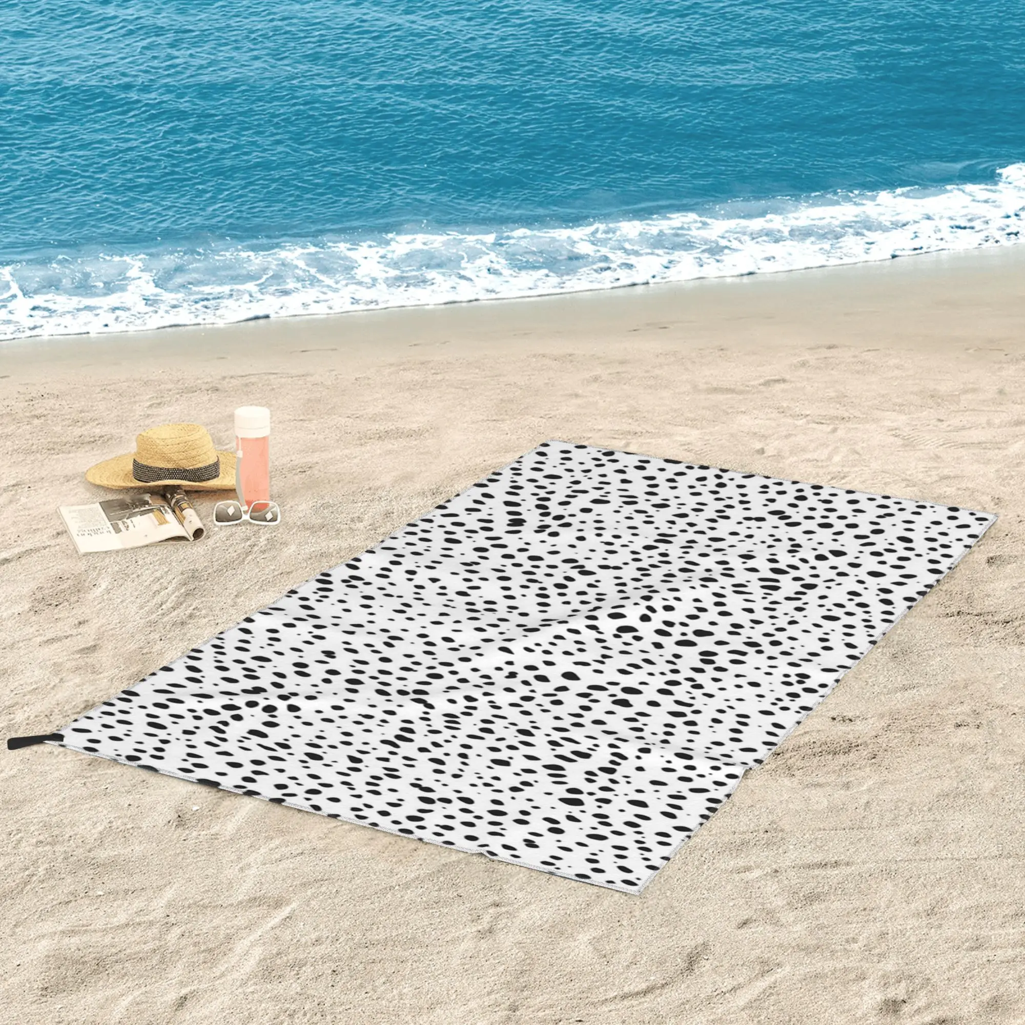 Dalmatian Spots Black and White Polka Dots Beach Towel Soft Microfiber Quick Dry Absorbent Quick Towels For Pool