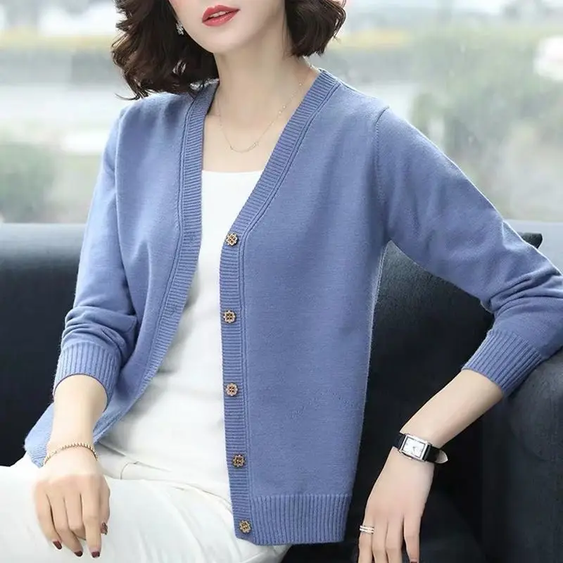 Fashion V-Neck Knitted Button Solid Color All-match Cardigan Sweaters Women\'s Clothing 2022 Autumn New Loose Korean Tops