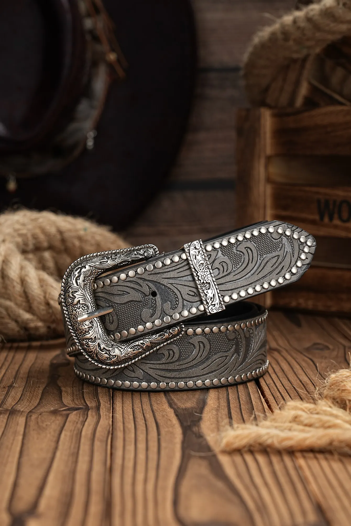 Western Cowboy PU-Ledergürtel – Herren-Hüftgurt, Stier-Dekoration, Blumenmuster, graviert für Jeans – Detail 3