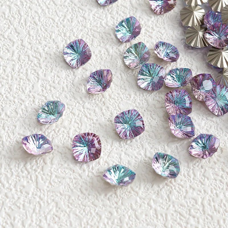 20 Pezzi di Strass Quadrati con Base Appuntita, Cristalli Diamantati per Decorazione Unghie, Accessori per Manicure