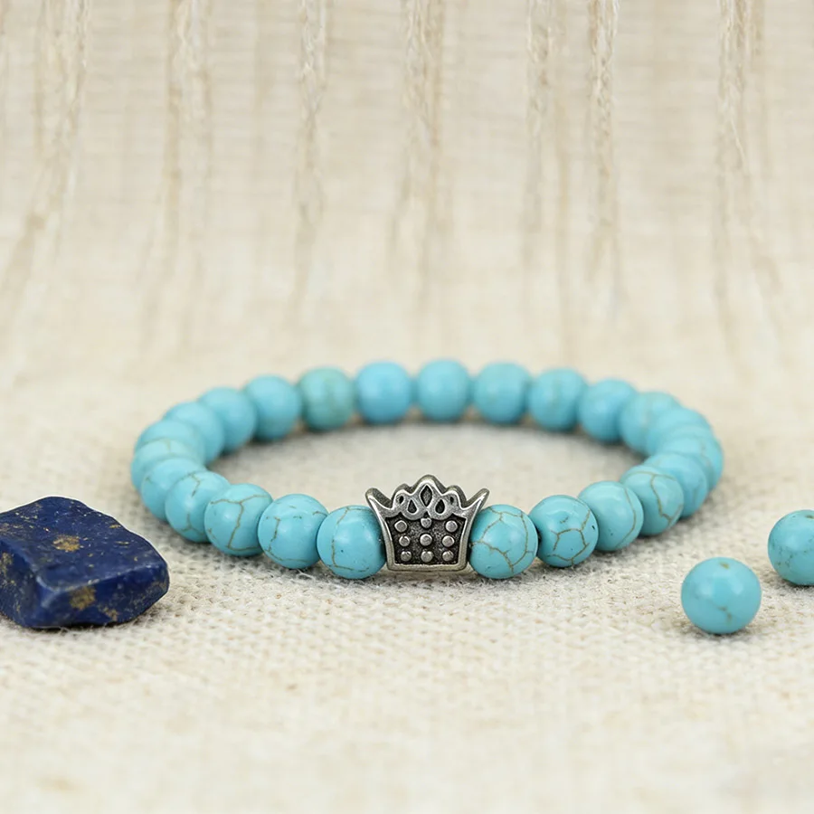 Kronen-Charm-Perlenarmband, blauer Howlith, Lava, Naturstein, heilendes elastisches Armband, Vintage-Boho-handgefertigter Schmuck, Geschenk für Männer