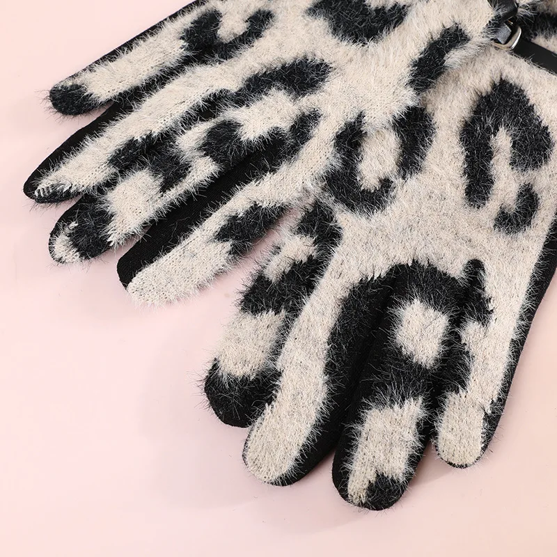 New Winter Fashion Personality Leopard Print Keep Warm Touch Screen Thick Elegant Soft Gloves Drive Cycling Windproof