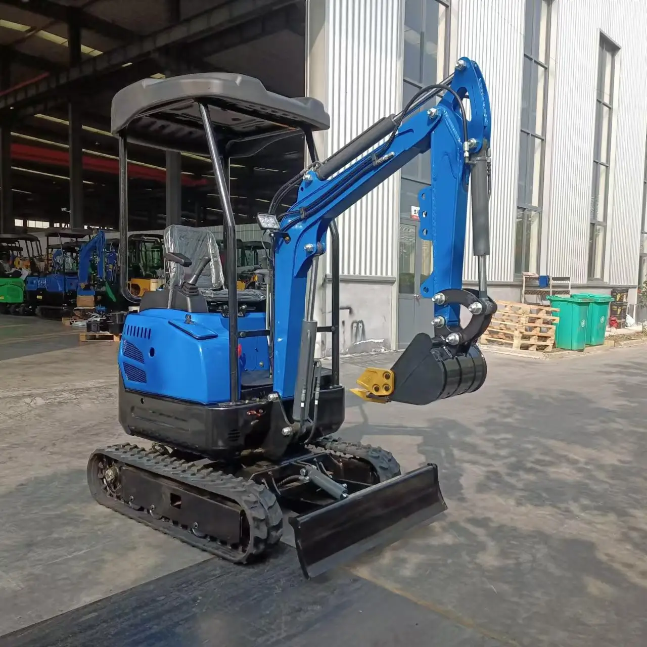 Macchinari per escavatore domestici personalizzati Nuovo escavatore cingolato Mini escavatore idraulico EURO 5 Epa Motore Minigavatore cingolato da 1,6 tonnellate