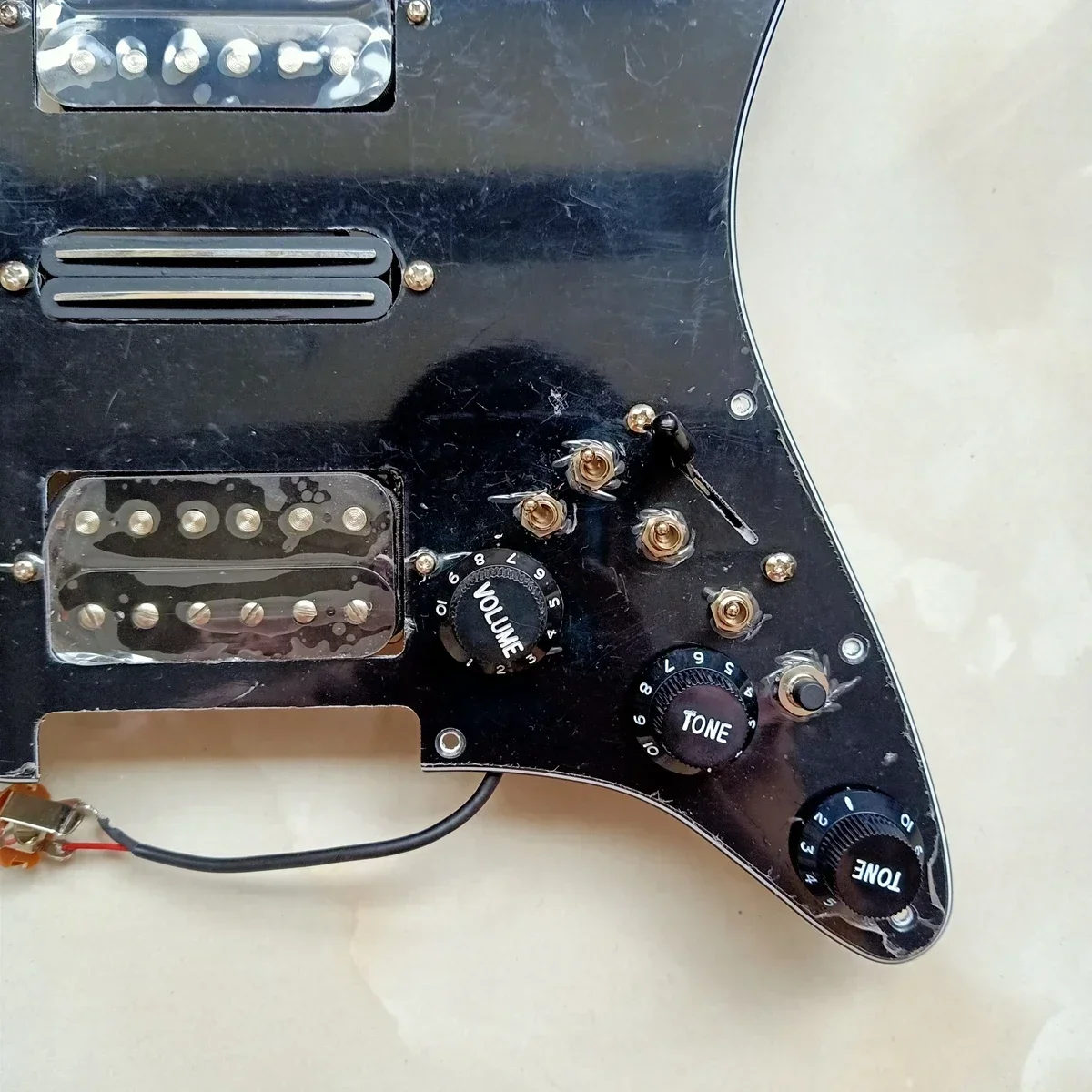 Hot Products-Black Guitar Pickguard Pickups Black HSH Alnico 5 Humbucker Pickups Guitar Wiring Harness 7 Way 4 Push-Pull Switch