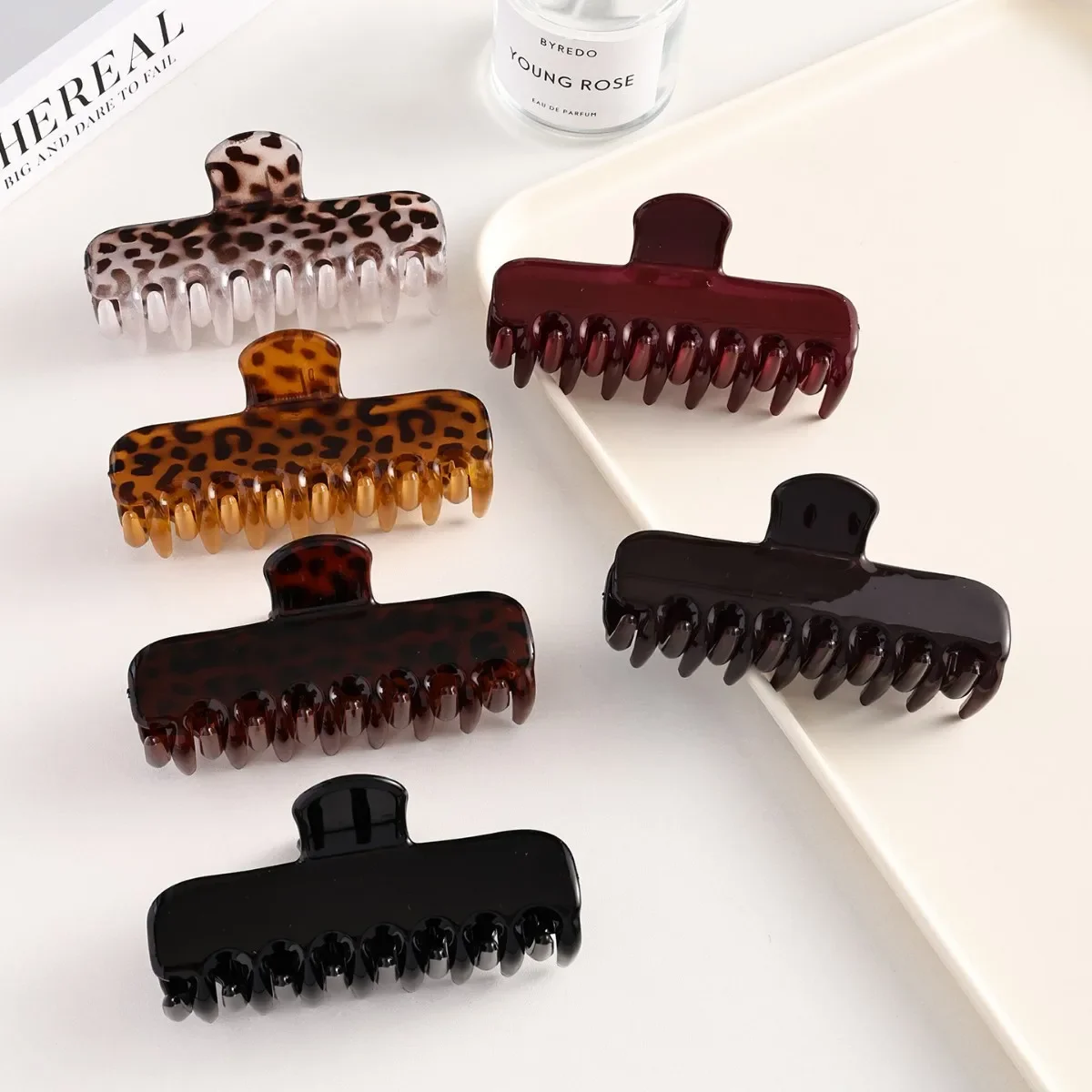 Leopard Print Hair Claw Geometric Claw Clips Fashion Rectangle Shark Clip for Back of Head Trendty Hair Accessories Hairpin