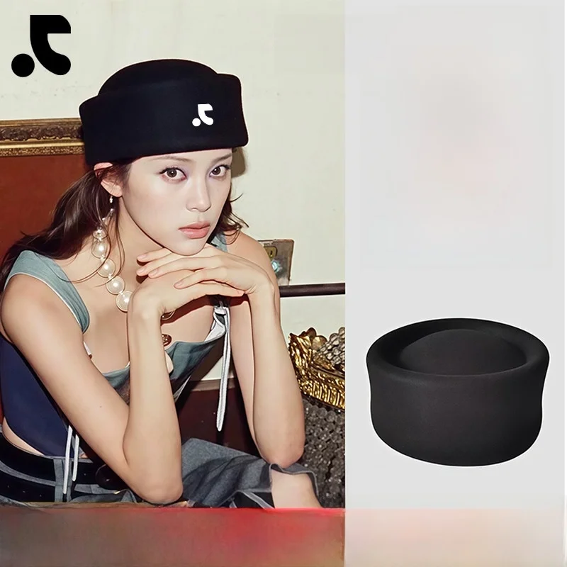 elegante-berretto-nero-modello-rrrest-stile-cappello-coreano-senza-falda-con-parte-superiore-arrotondata-ideale-per-giovani-donne-accessorio-di-moda-per-l’autunno-e-l’inverno