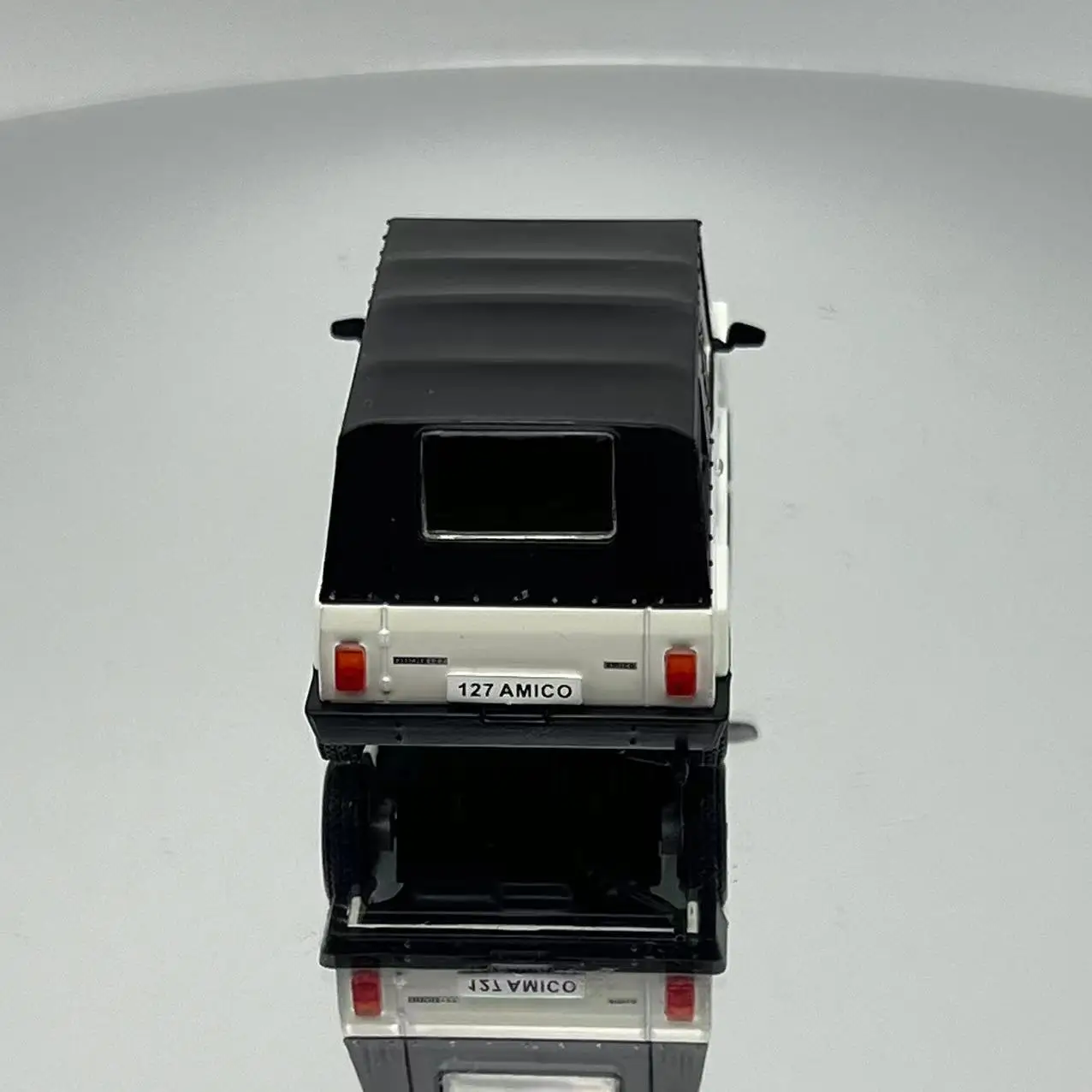 Model Fiat 127 Amico 1980 w skali 1/43, odlewany, grecki Fiat 127, model terenowy, model samochodu ze stopu, kolekcjonerski, zabawka, prezent, pamiątka, ekspozycja.