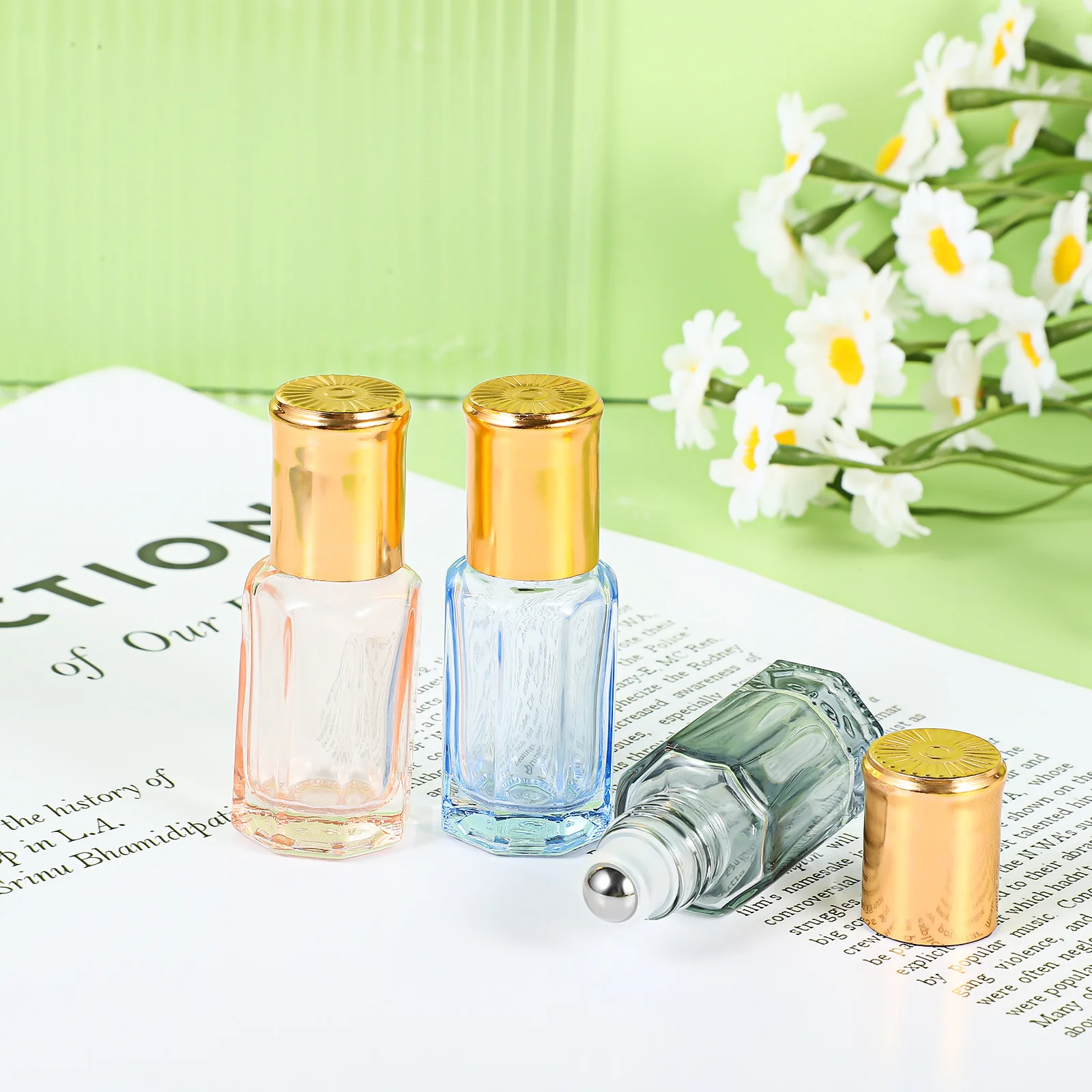 4 قطع من زجاجات العطور ذات الكرة الدوارة الزجاجية الفاخرة، حاويات الزيوت العطرية المتينة بألوان مختلفة، 3 مل لفة على الزجاجات #5