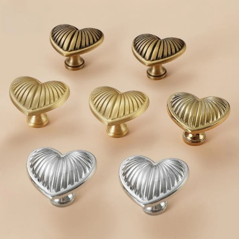 Nordic Luxury  Brass Heart-Shaped Cabinet Handles,Gold Drawer Pulls for Wardrobe Dresser Cupboard Furniture,Single Hole Knobs