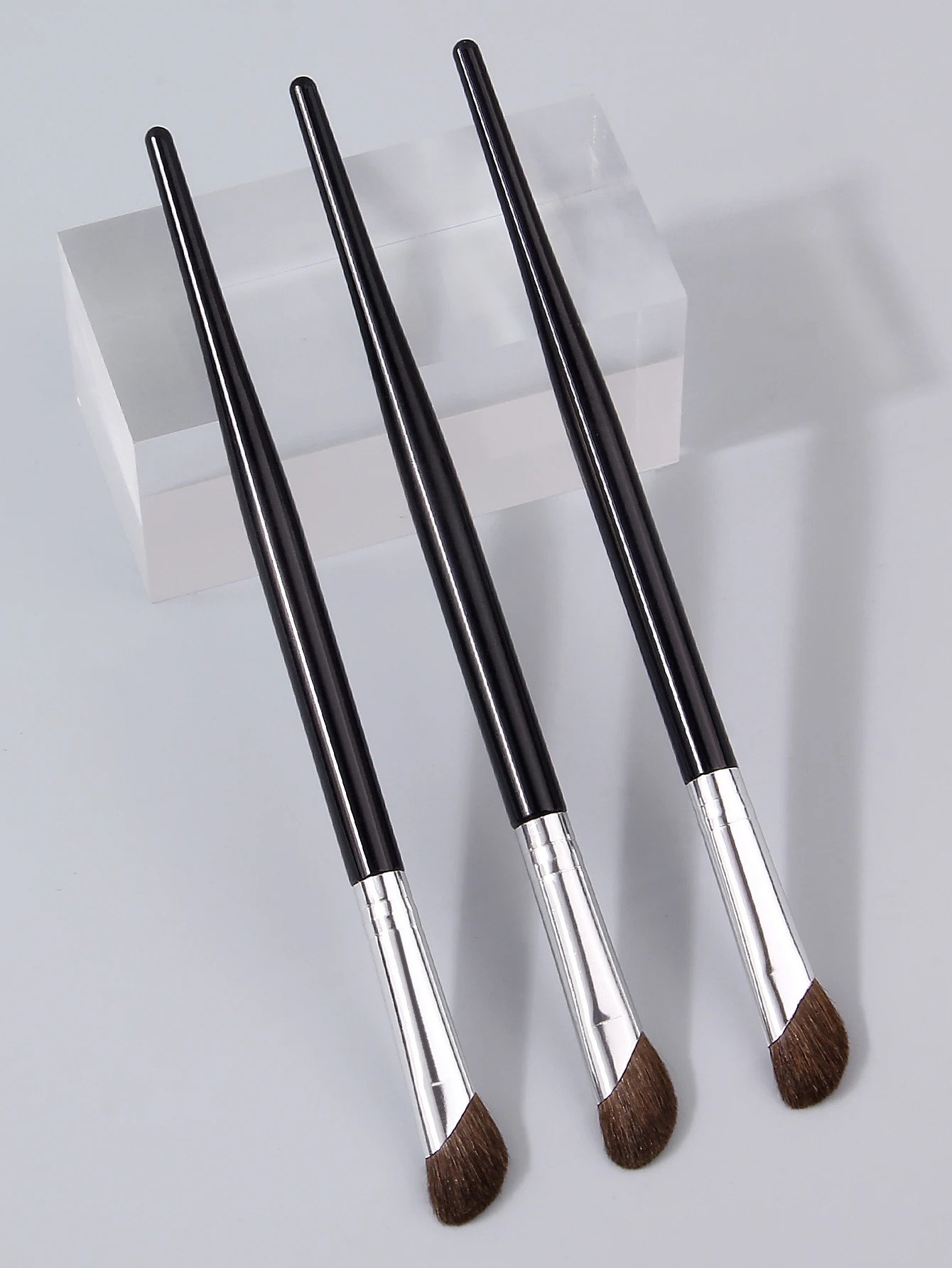 แปรงแต่งหน้ารูปเคียว 3 ชิ้น, แปรงคอนทัวร์ขนม้าเนื้อนุ่ม, แปรงอายแชโดว์, แปรงแต่งหน้าอเนกประสงค์สำหรับมือใหม่