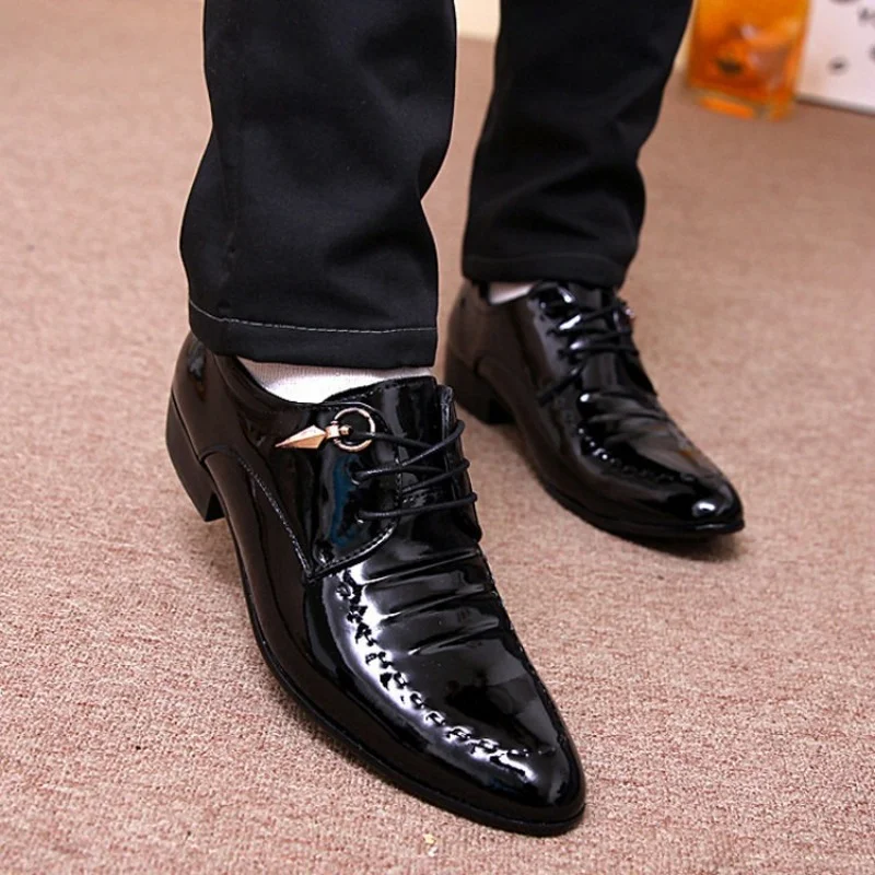 Fashionable Men Shoes Pointed Toe Personality Casual Leather Shoe Men Trendy comfortable Business Leather Shoe Driving Men Shoes