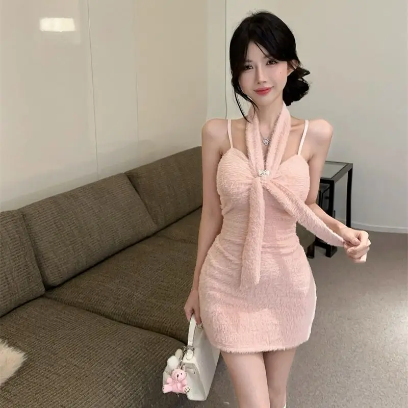 Einfarbiger Pullover mit Neckholder und Hosenträger für Damen, Herbst und Winter, sexy, hüftumarmendes Weihnachts-Röhrenoberkleid