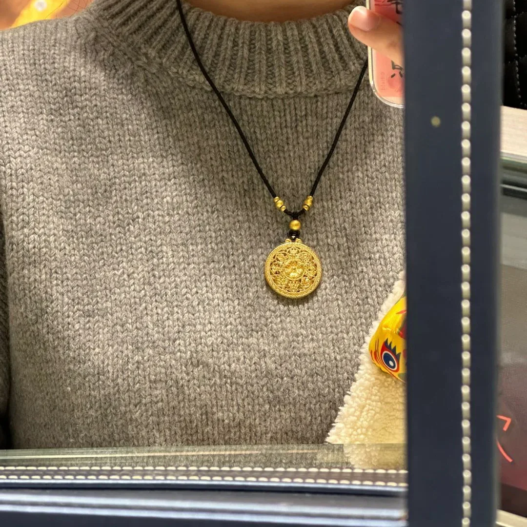 Vintage Antique gold craftsm lotus Flower compass pendant New in necklace for women light luxury high-end collar chain jewelry
