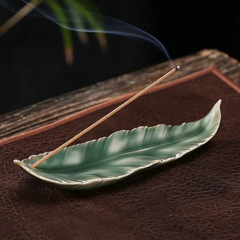 1pc Creative Ceramic Incense Sticks Burner Celadon Feather Design Suitable As A Gift for Friends and Family Tea Pet Home Decor