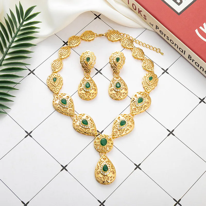 Gold Filigree Green Gem Jewelry Set Exquisite Wedding Bridal Accessory For Traditional Occasions