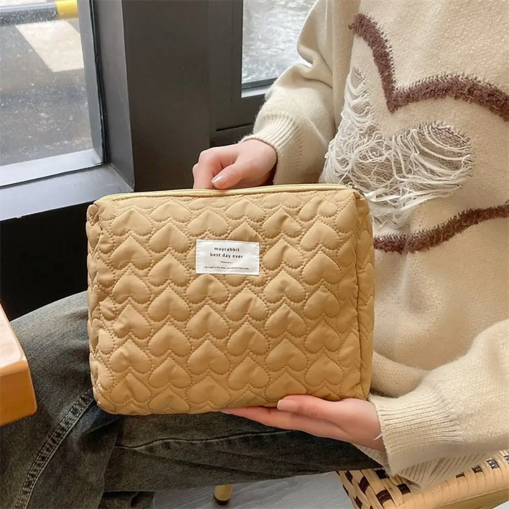Portable Soft Heart Quilted Makeup Bag Large Capacity Multi-purpose Toiletry Bag Cosmetic Bag for Women
