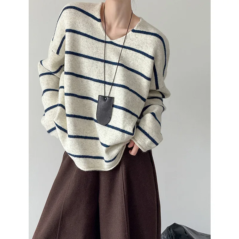 WHTREND Herbst Winter Neue Gestrickte Pullover frauen V-ausschnitt Gestreiften Basis Tropfen Schulter Lose Pullover Top WH2048