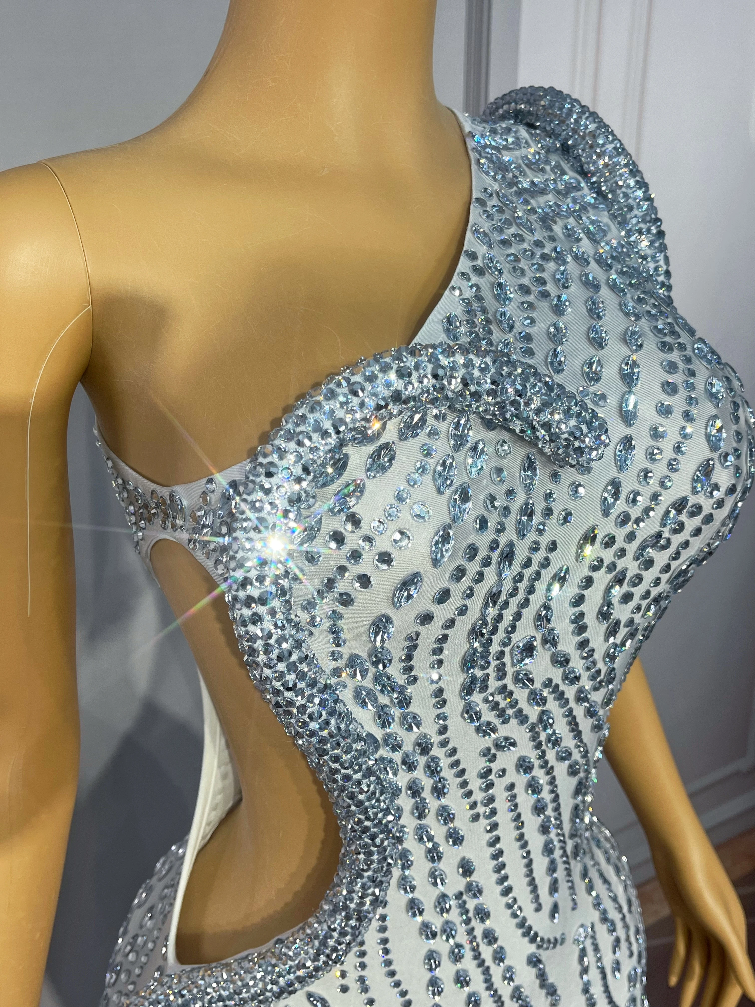 Luxury Silver Sparkly Rhinestones Split Long Train Dress Wedding Evening Birthday Celebrate Sexy Big Tail Dresses siluo