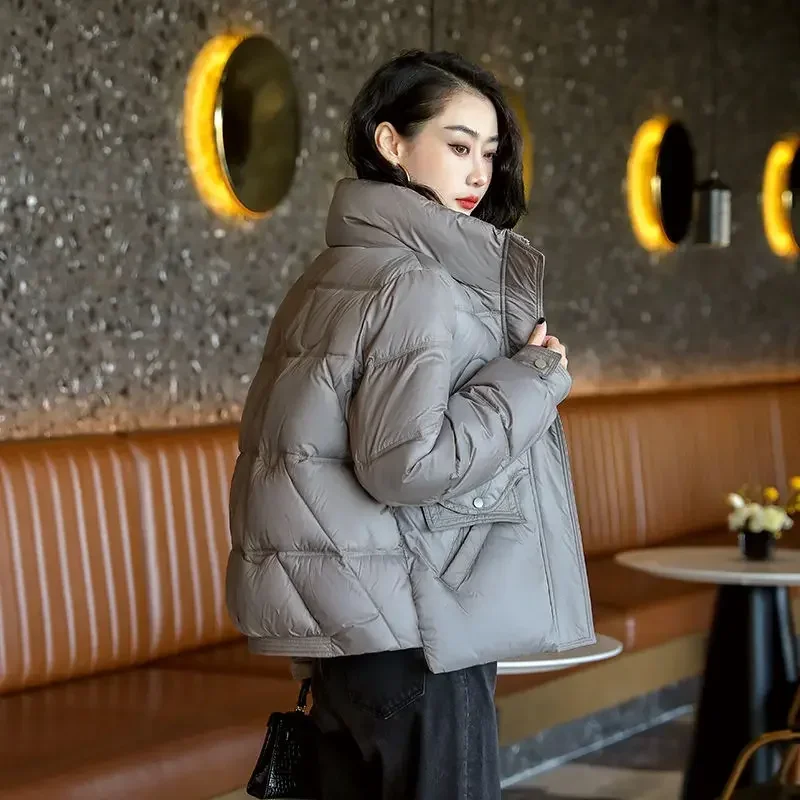 Thick Padding Jackets for Women Cropped Duck Down Woman Coat Short Quilted Padded Korean Style Clothing High Quality Winter 2024