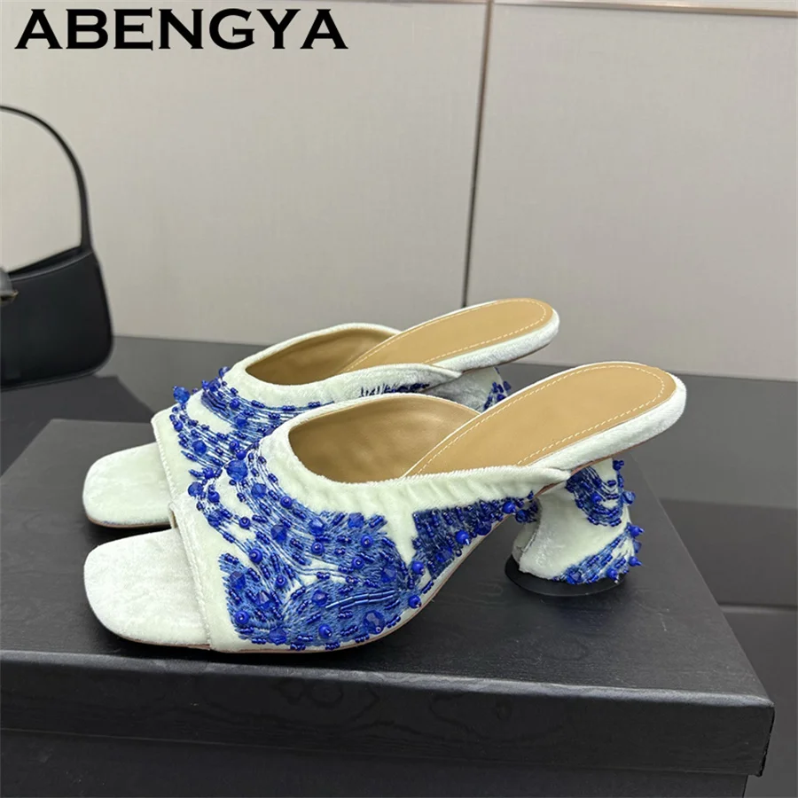 

Bead Embroidery Open Toe Chunky Heel Slippers Women Ethnic Style Fashion Week Sandals Mixed Colors Mid Heel Designer Shoes Mujer