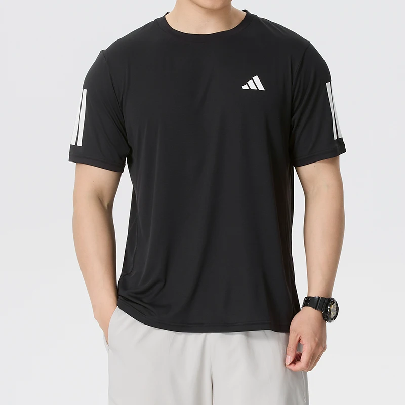 Adidas T-Shirt Herren Fitnessbekleidung Schnelltrocknend Kurzarm Laufsport Atmungsaktives Dreifach-Streifen-Rundhals-Oberteil Ku8726