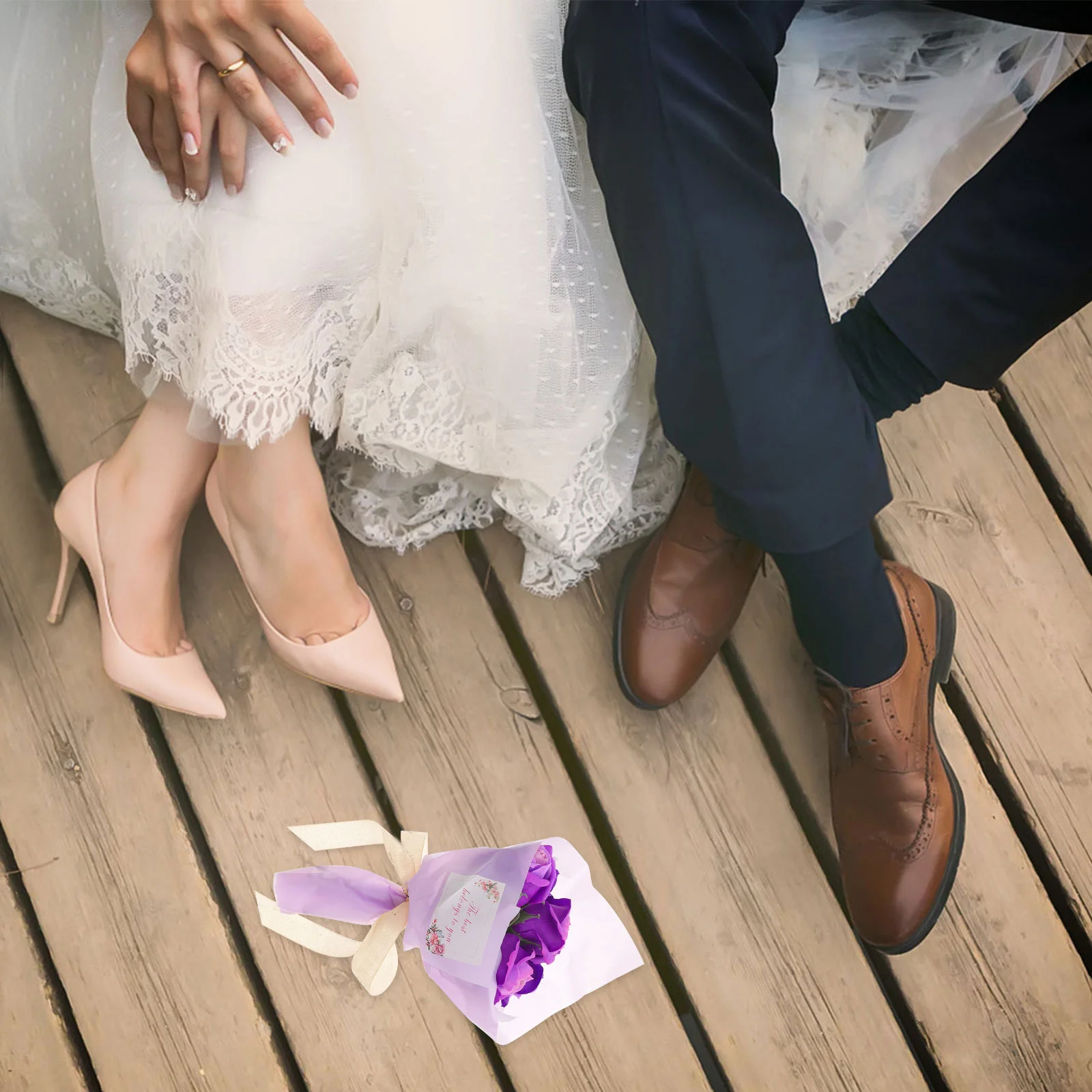 

1Pcs Fine Craftsmanship Soap Flower Set Smooth Bright Fake Roses Perfect Photo Prop and Anniversary Decoration Gift