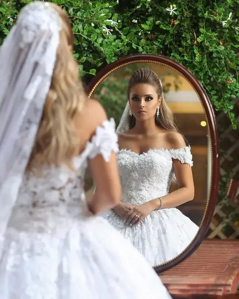 تخصيص قبالة الكتف زين منتفخ Ballgown زي العرائس 2025 ذيل شابيل الحبيب مسلم العربية الدانتيل فستان الزفاف