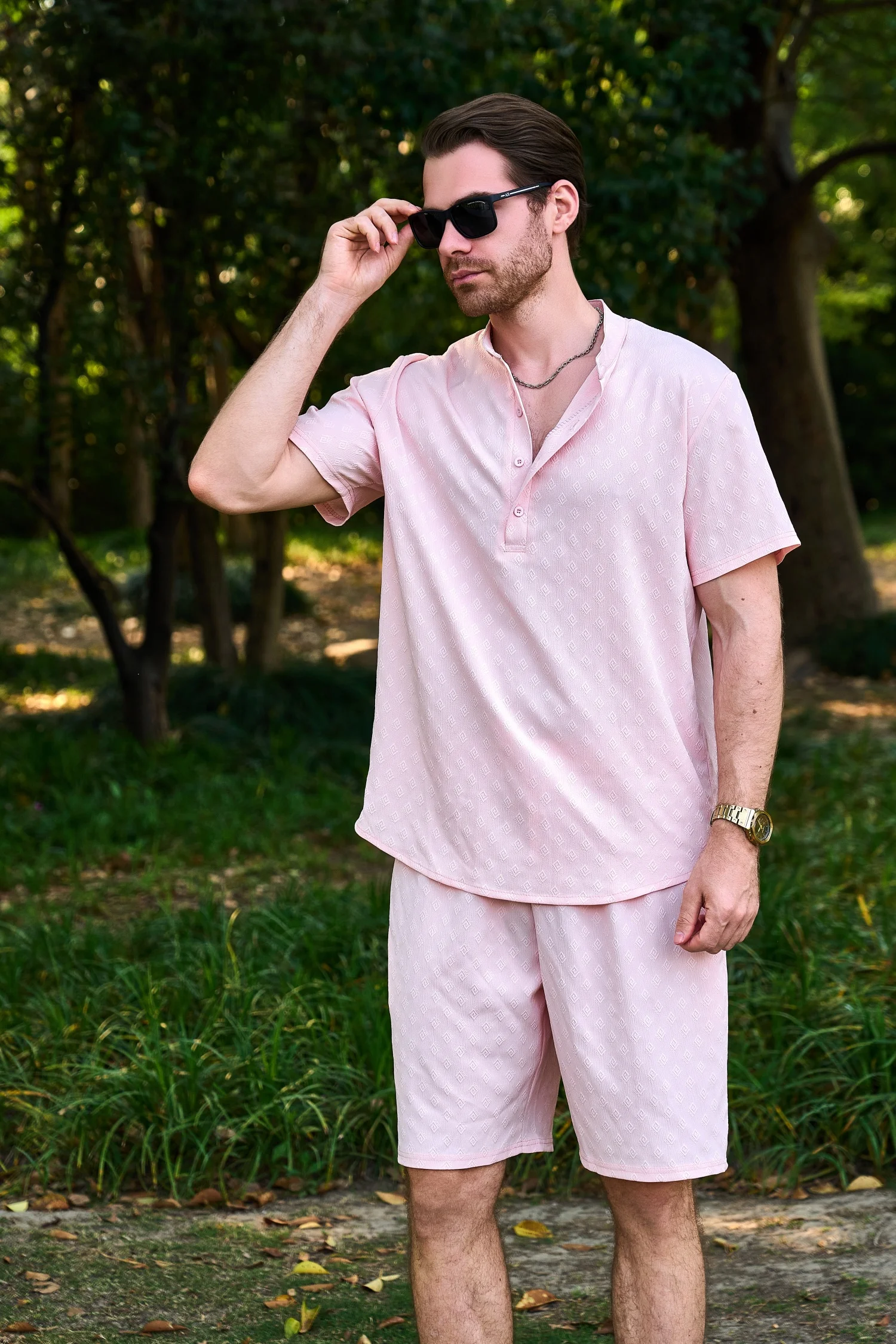 

Горячая распродажа: Мужской повседневный костюм-двойка с жаккардовым узором – рубашка на пуговицах и шорты для уличного стиля и повседневной носки