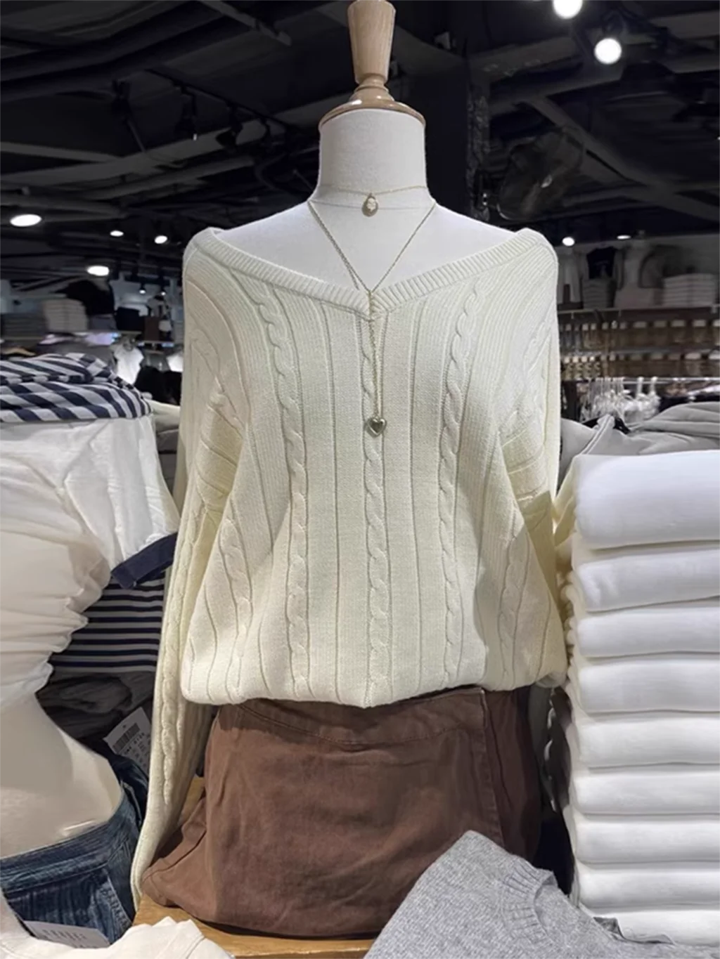 Sweter ze skręcanym kwiatem w stylu Vintage kobieta z dekoltem w szpic z długim rękawem styl Preppy casualowe w stylu Streetwear swetry Top jesienny szyk