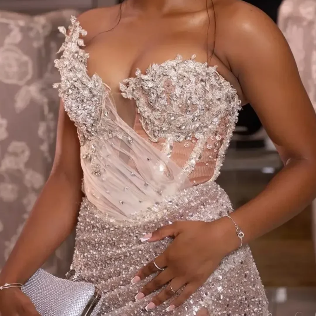 Gaun Malam Anak Perempuan Hitam Celah Tinggi Samping Tanpa Tali Gaun Prom Manik-manik Seksi untuk Gaun Homecoming Anak Perempuan Hitam Disesuaikan