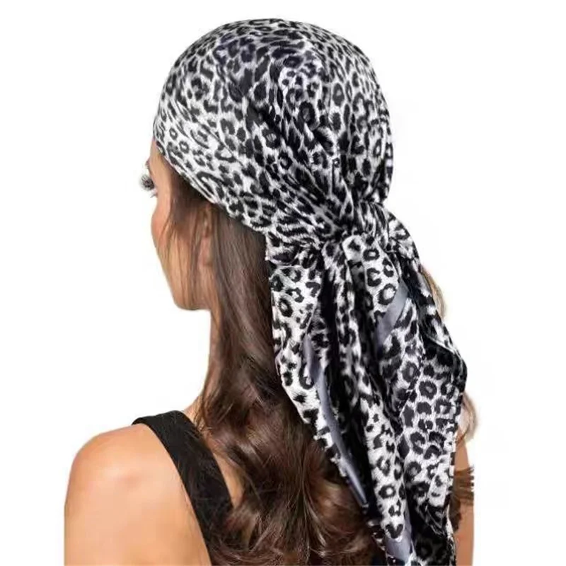 ليوبارد الأوشحة النساء ورقة طباعة Foulard الساتان ساحة رئيس الحجاب وشاح السيدات الفاخرة العلامة التجارية شالات باندانا الإناث الخمار وشاح