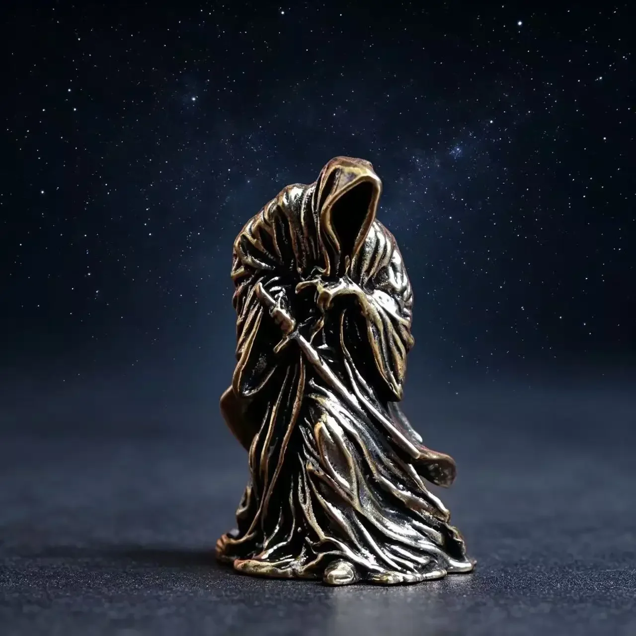 Creative Domineering Black Robe Reaper Solid Copper Ornament Retro Cloak Warrior Cloak Assassin Mini Desktop Craft Ornament