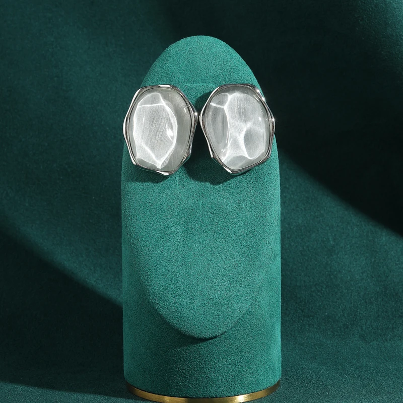 

Vintage Silver Color Stud Earrings Luxury Transparent Glass Natural Irregular Hammer Pattern Summer Jewelry Party Accessories