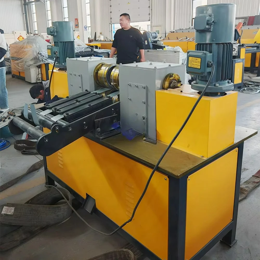 Blechdrehstanzer für anpassbare extrudierte Metallprofile