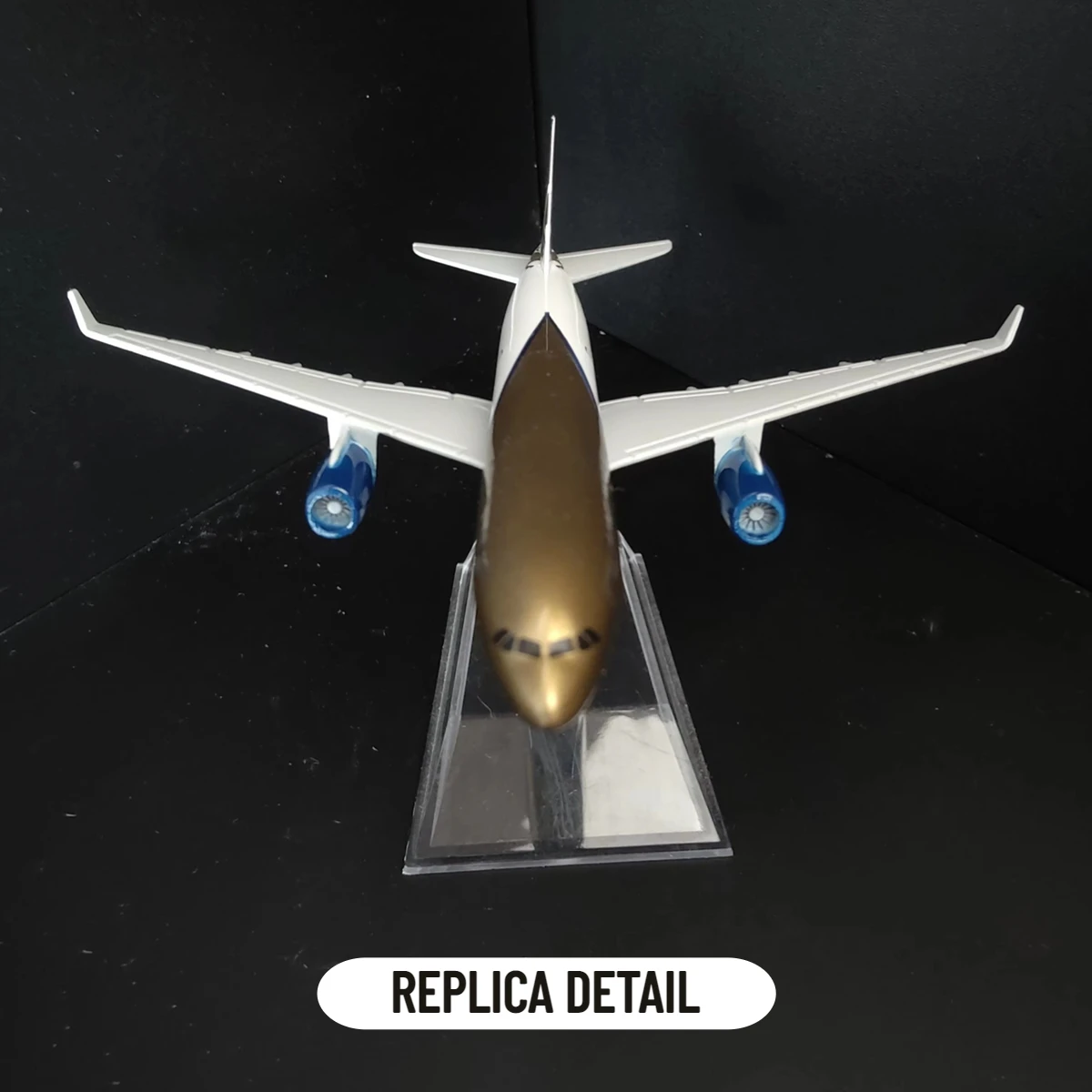 Scale 1:400 Metal Aviation Replica Gulf Air Aircraft Model Diecast Airplane Miniature Xmas Kids Room Decor Gift Toys for Boys