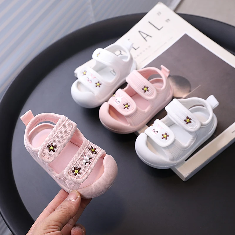 

Baby baby soft bottom closed toe summer sandals for girls 2024 summer closed toe princess shoes mesh breathable toddler shoes