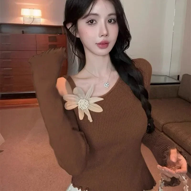 Three-dimensional Flowers Gentle Style Irregular Wood Ears Long-sleeved Short Sweater Beautiful Slim And Slim Knitted Sweater