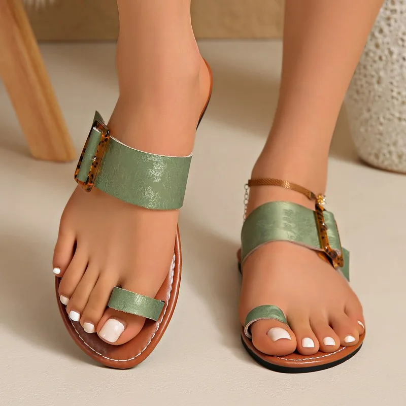 

Cover Toe Flat Slippers Summer New Round Toe Lightweight Plus Size Sandals