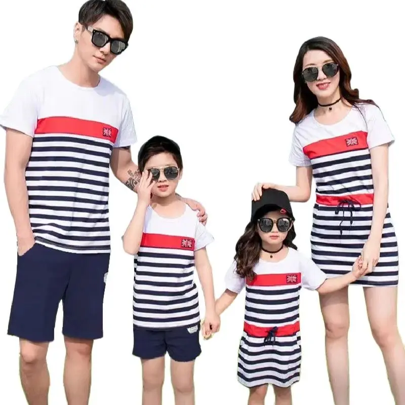 

Family Look Striped Mother Daughter Matching Dresses Mommy and Me Clothes Short Sleeve Father Son Cotton T-Shirts Summer 2024