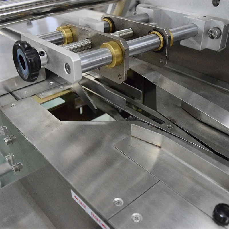 آلة تعبئة الأكياس البلاستيكية الأوتوماتيكية للفواكه والخضروات الطازجة