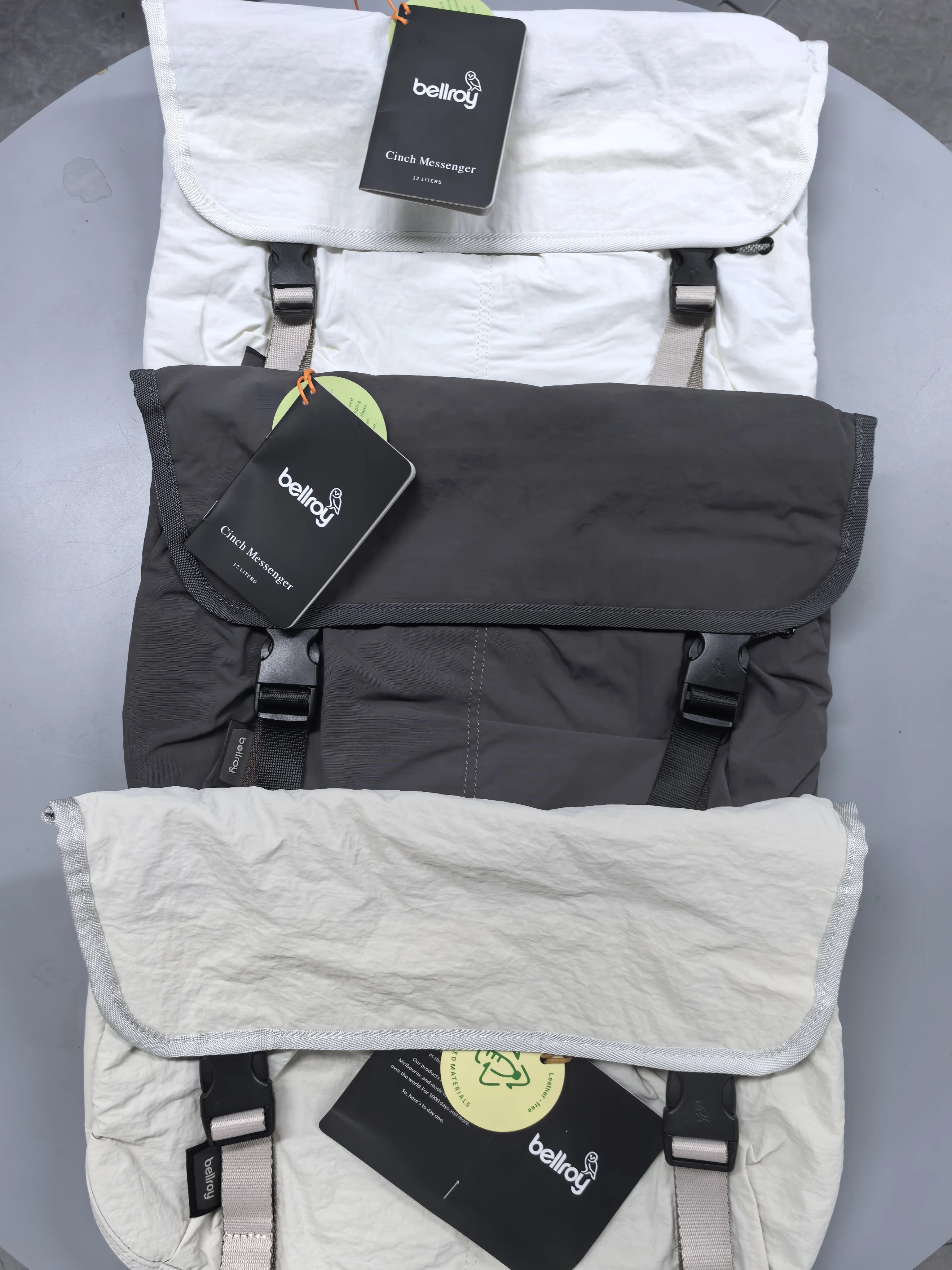 Bellroy Cinch Messenger 12L Water-Resistant Lightweight Crossbody Bag Casual Commuter Shoulder Bag Adjustable Strap Purse
