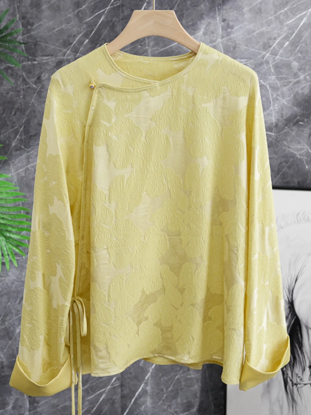 

New Chinese Style Silk Shirt with Embossed Floral Pattern And Sash Long Sleeve round Neck Commute Straight Cut Women's Top