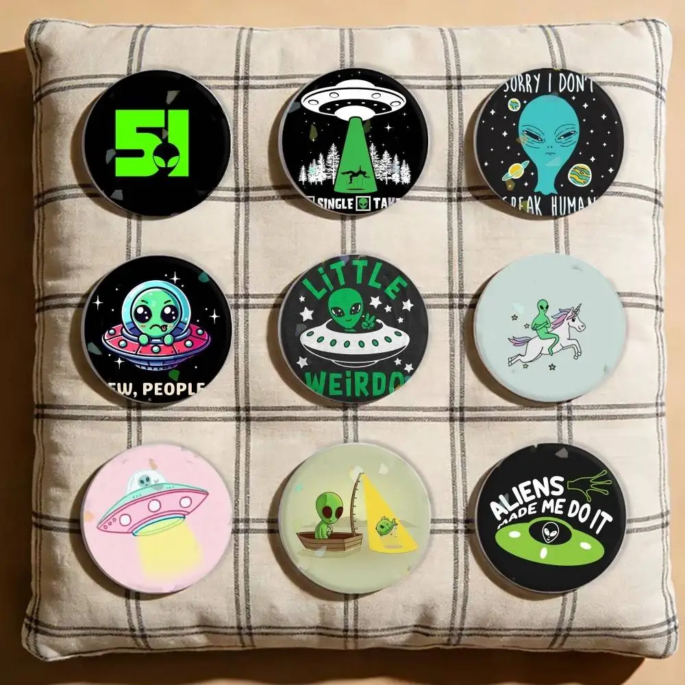 

Funny Space UFO Alien Thing Laser Badge Creative Pins Brooch for Bag Clothes Hat Decor Gifts Fans Collect