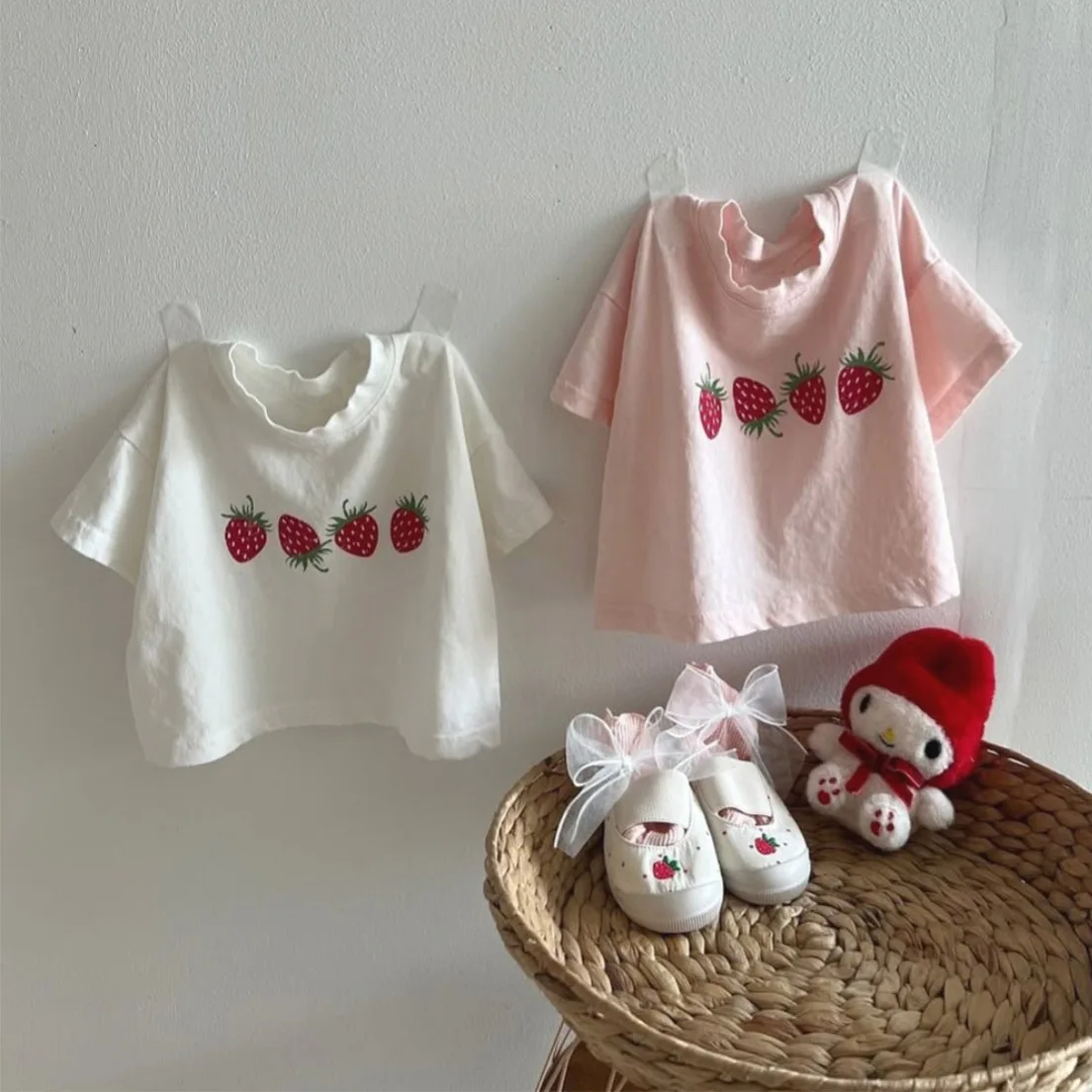 2026 Summer New Baby Short Sleeve T Shirts Infant Girls Cute Strawberry Print Tee Boys Cotton O-neck Tops Toddler Clothes