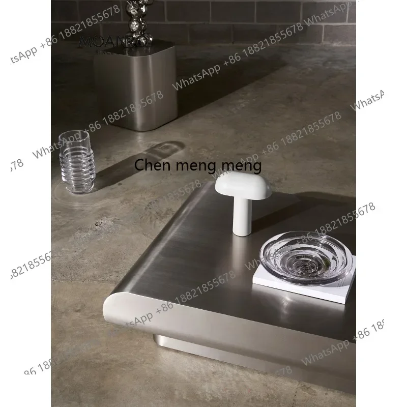 C88 ステンレス製 中世風コーヒーテーブル リビングルーム用 デザイナー風 小さなアパート向け シンプルなサイドテーブル