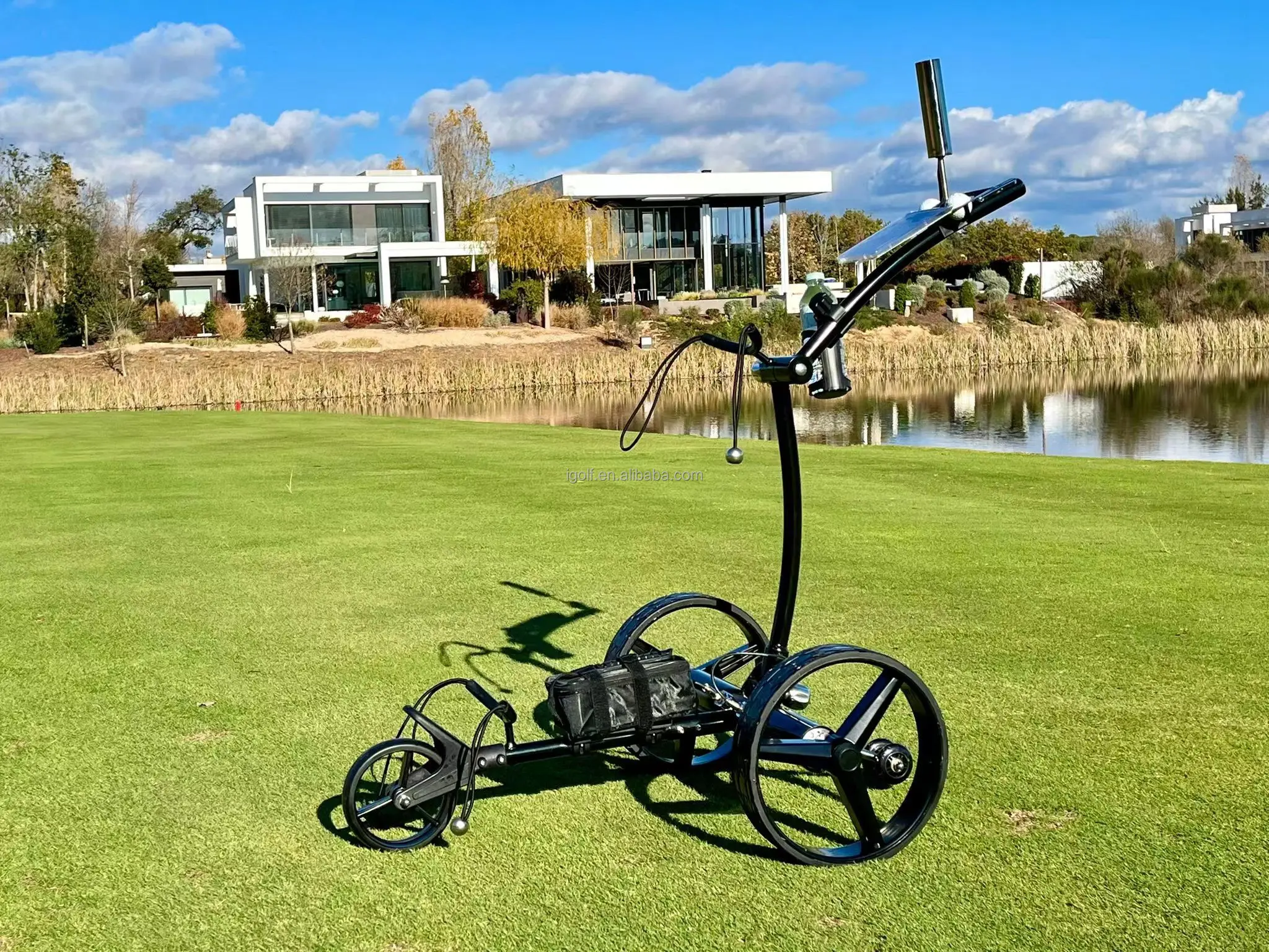 Troli Golf Listrik dengan Remote Control