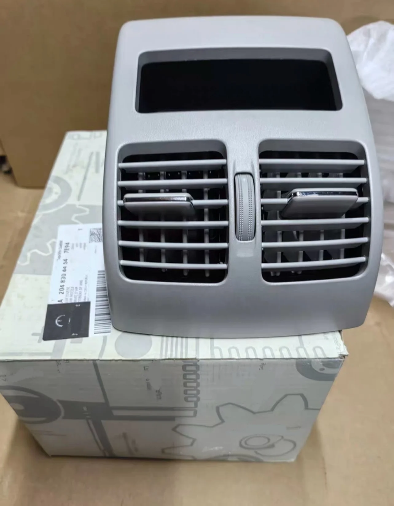 A2048304454 the Rear air Nozzle of the Central Console for GLK350 GLK250 GLK200 - Image 2