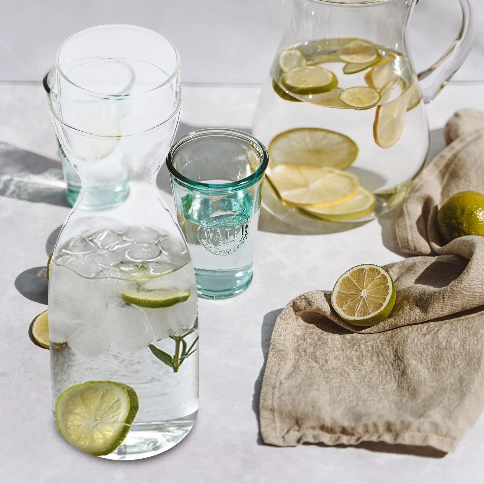 

1Set Bedside Water Carafe Large Capacity Glass Jug Thickened Glass Pitcher for Cold Hot Drinks Nightstand Water Bottle