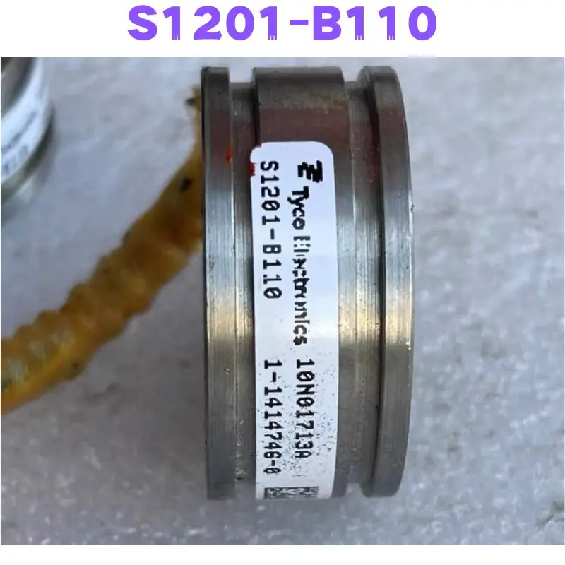 

Подержанный кодировщик S1201-B110 S1201 B110 протестирован в порядке