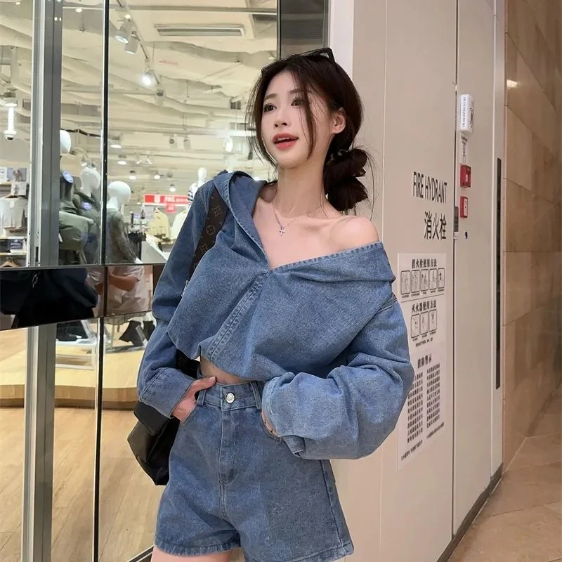 

Модная джинсовая куртка 2026: Новинка весна-лето-осень, высококачественная синяя повседневная укороченная куртка с капюшоном из денима, джинсовый топ